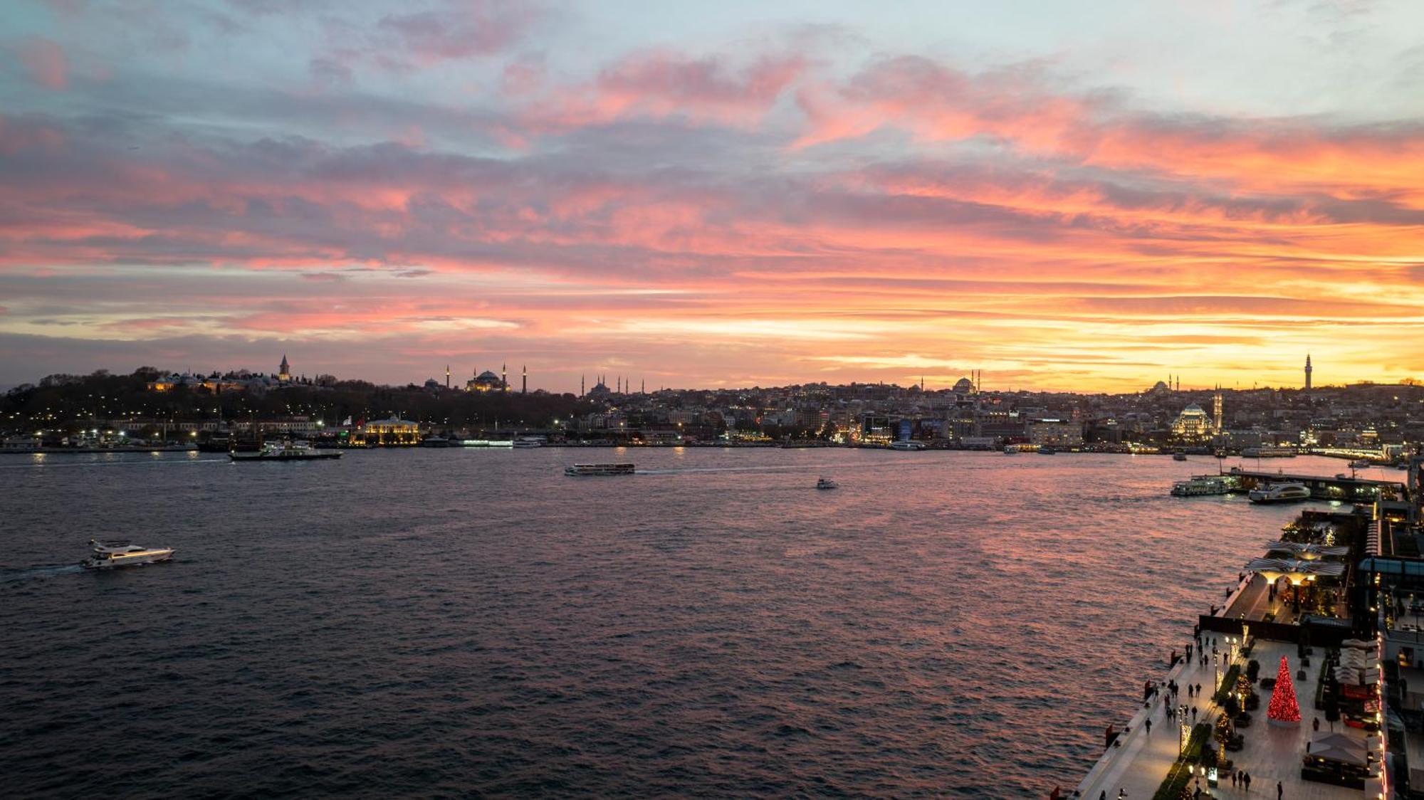 Dream Inn Karakoey Bosphorus Istanbul Bagian luar foto