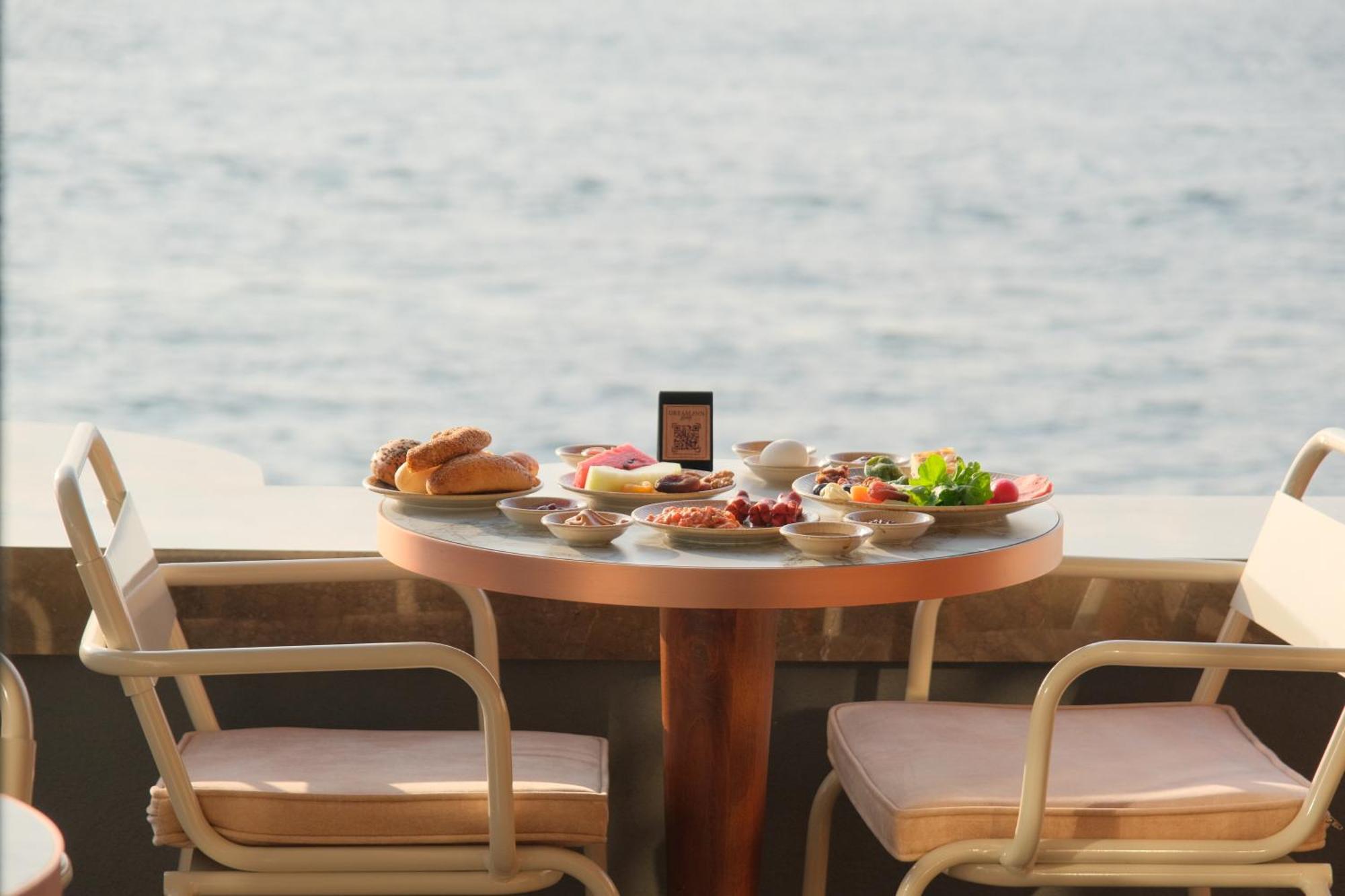 Dream Inn Karakoey Bosphorus Istanbul Bagian luar foto