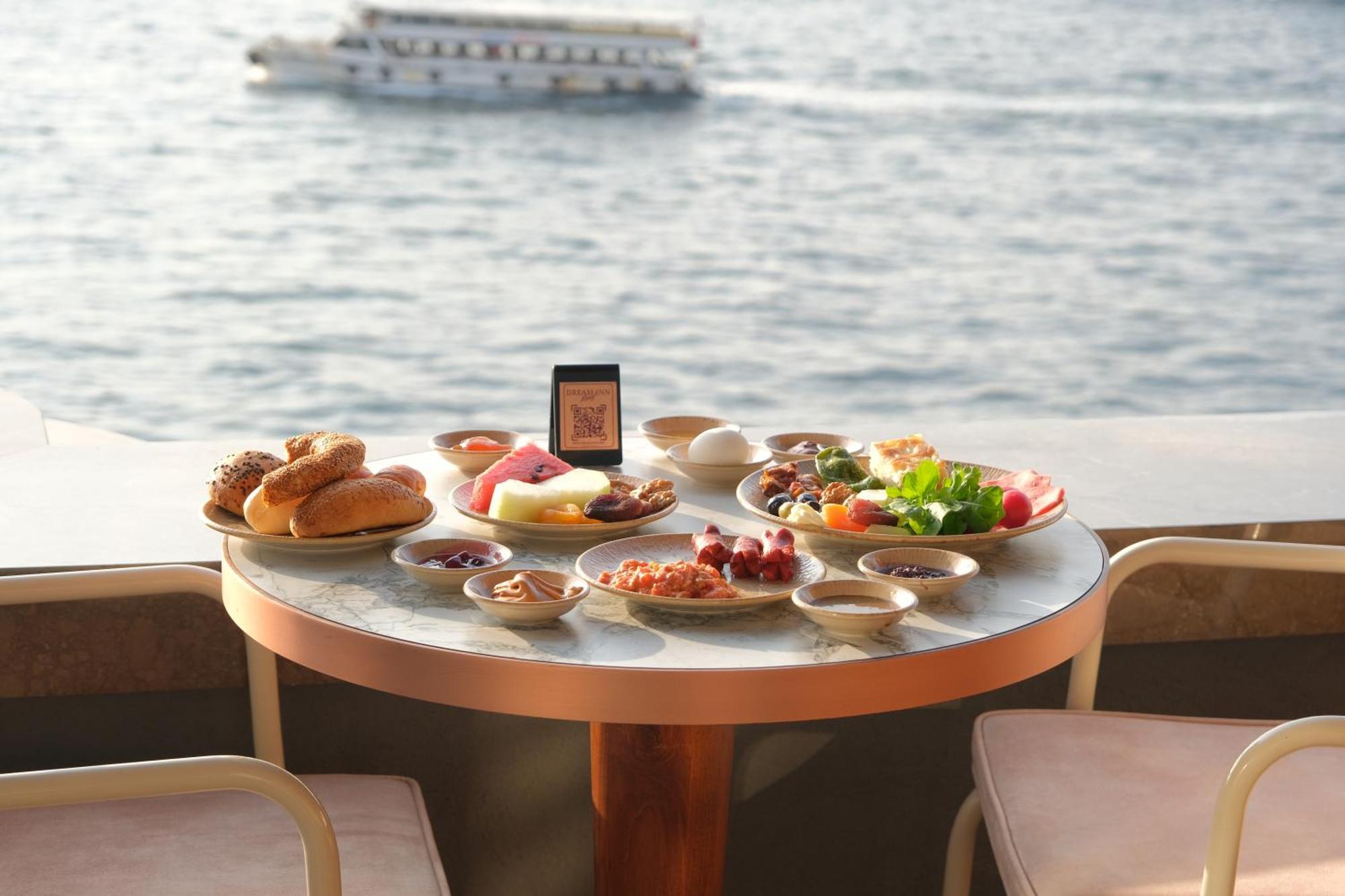 Dream Inn Karakoey Bosphorus Istanbul Bagian luar foto
