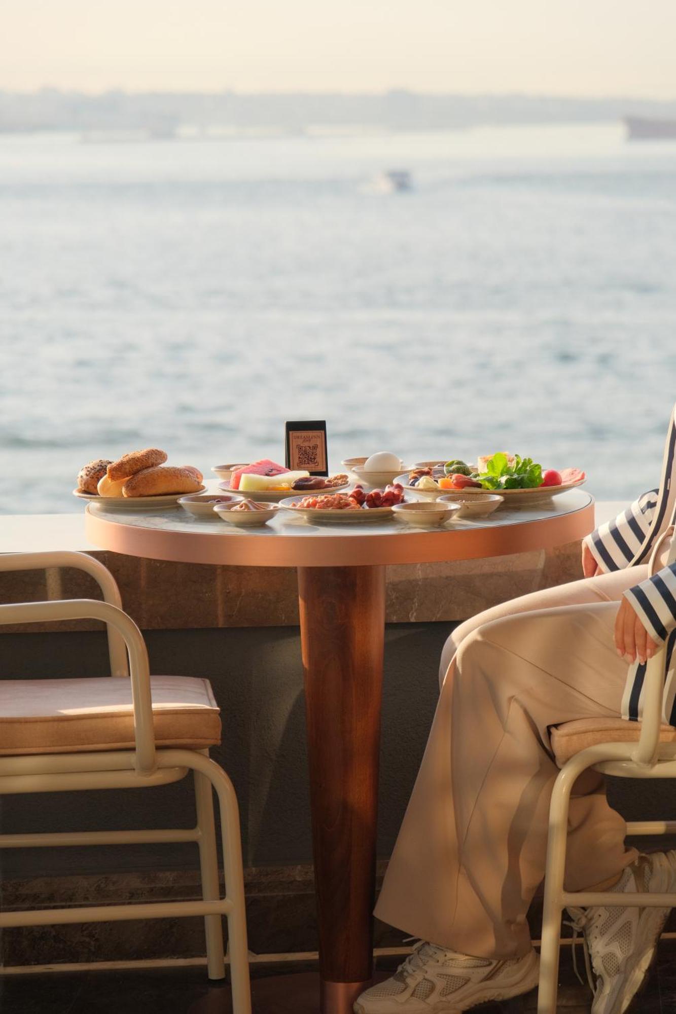 Dream Inn Karakoey Bosphorus Istanbul Bagian luar foto